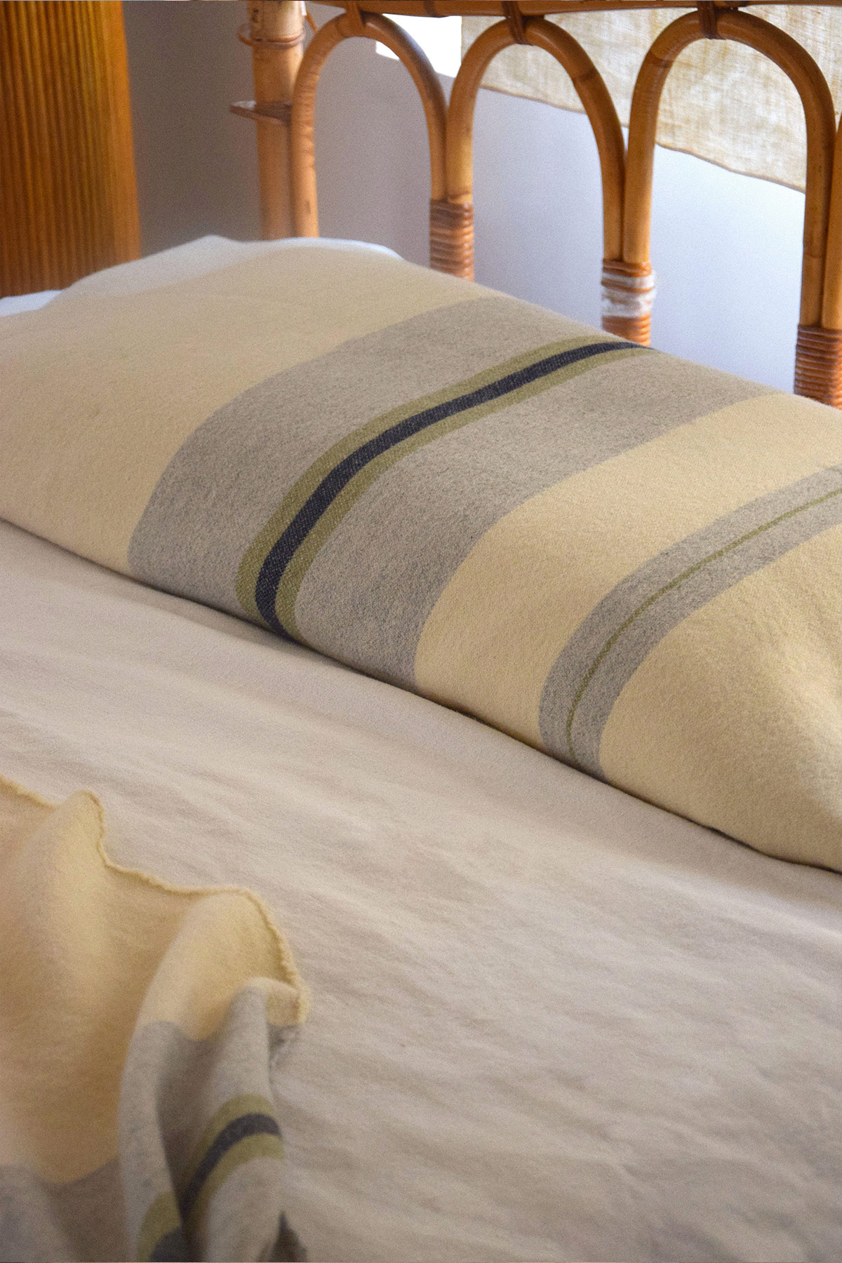 Coussin côte d'opale en laine recyclée Coussin côte d'opale en laine recyclée