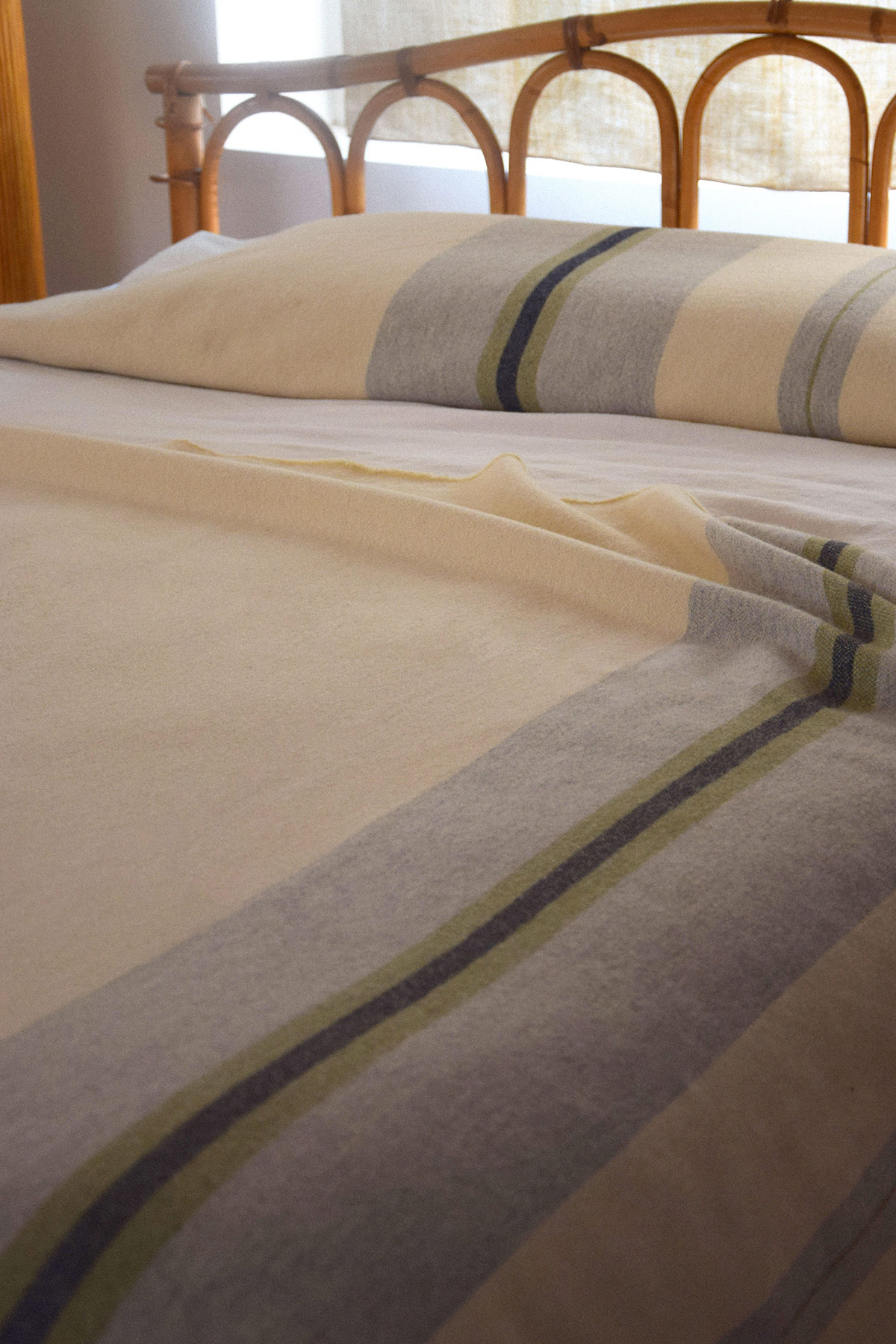 Coussin côte d'opale en laine recyclée Coussin côte d'opale en laine recyclée