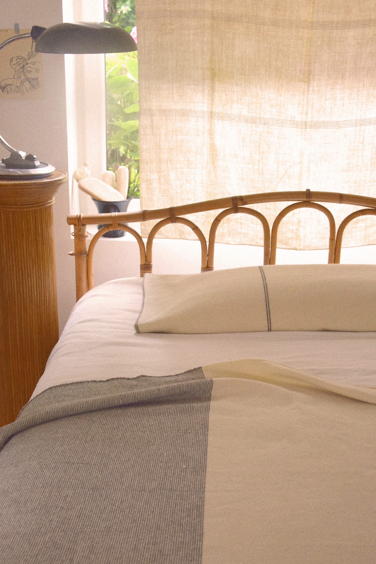 Coussins algue noire en laine recyclée Coussins algue noire en laine recyclée